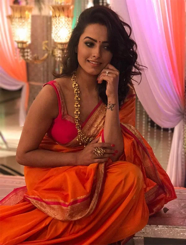 anita hassanandani saree hot indian tv actress