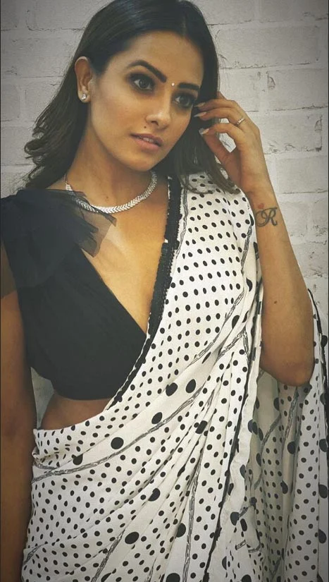 anita hassanandani saree hot indian tv actress