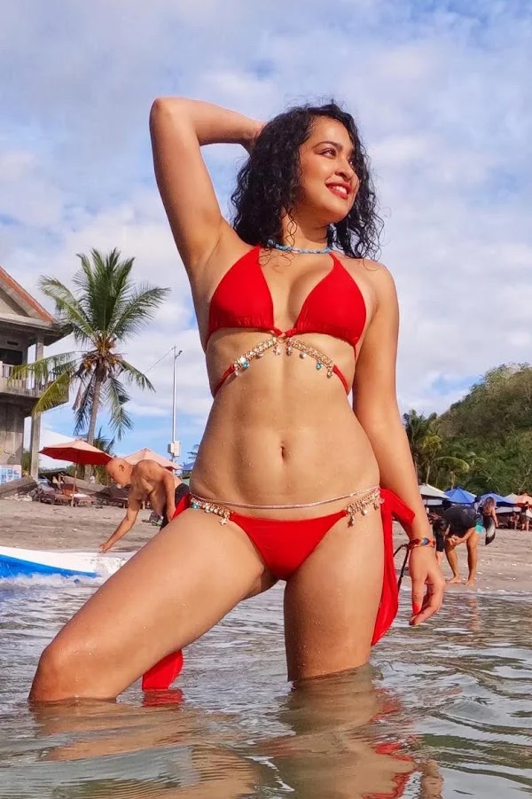 Apsara Rani red bikini hot south indian actress