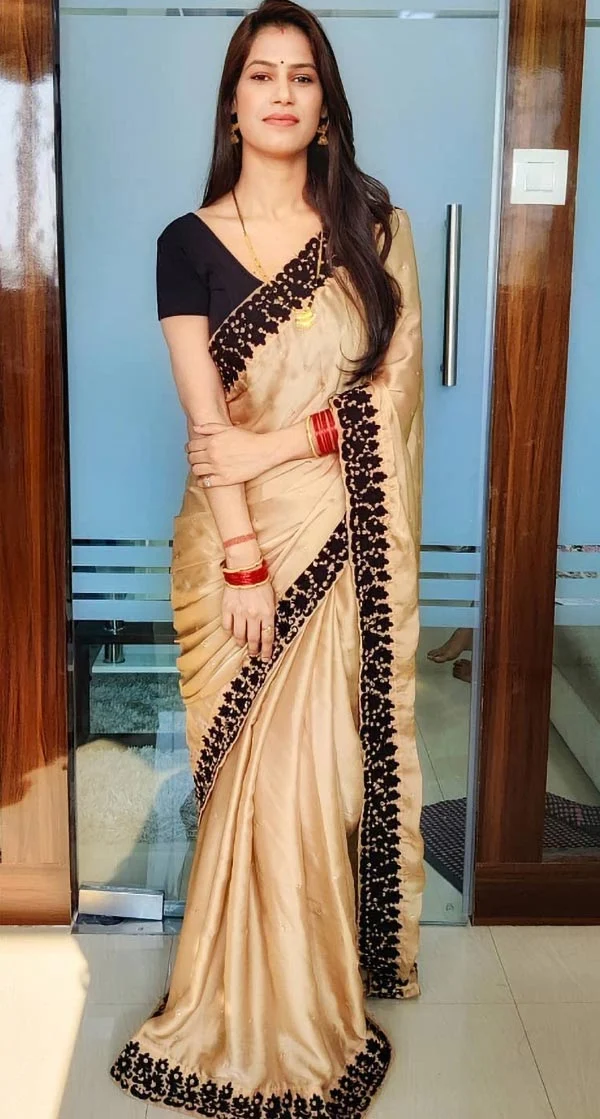 Aruna Giri saree hot actress