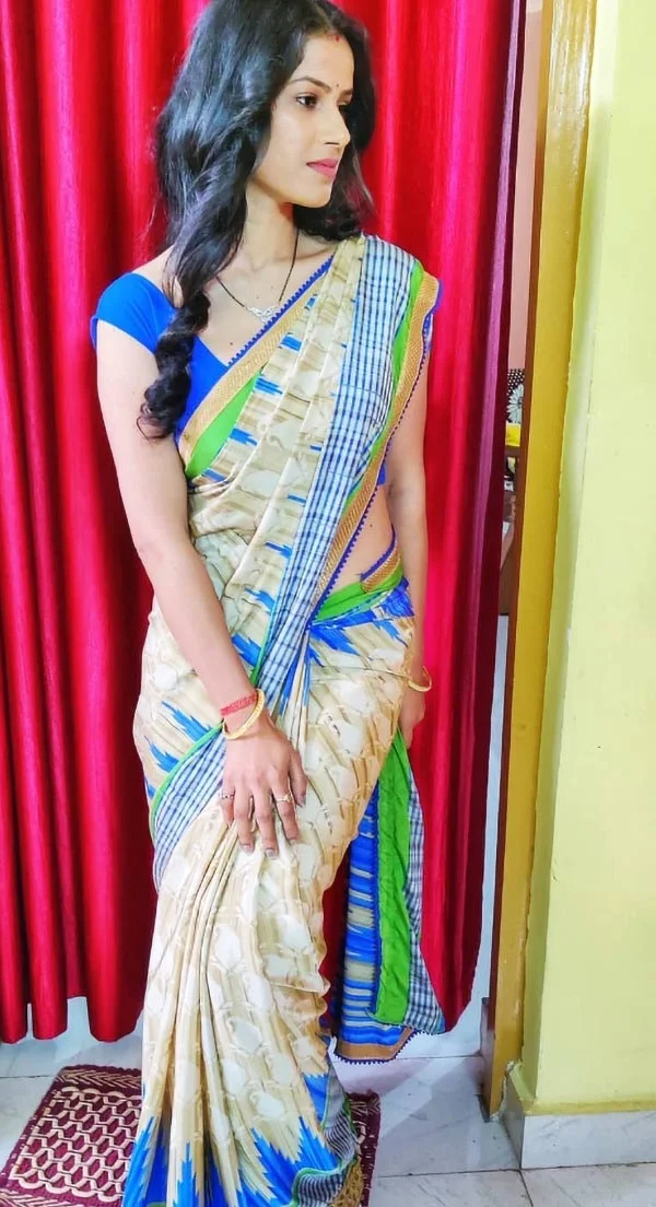 Aruna Giri saree hot actress