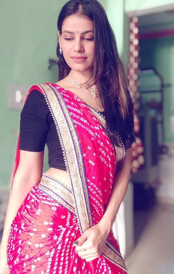 Aruna Giri saree hot actress