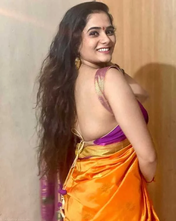 bhagyashree mote backless saree hot marathi actress