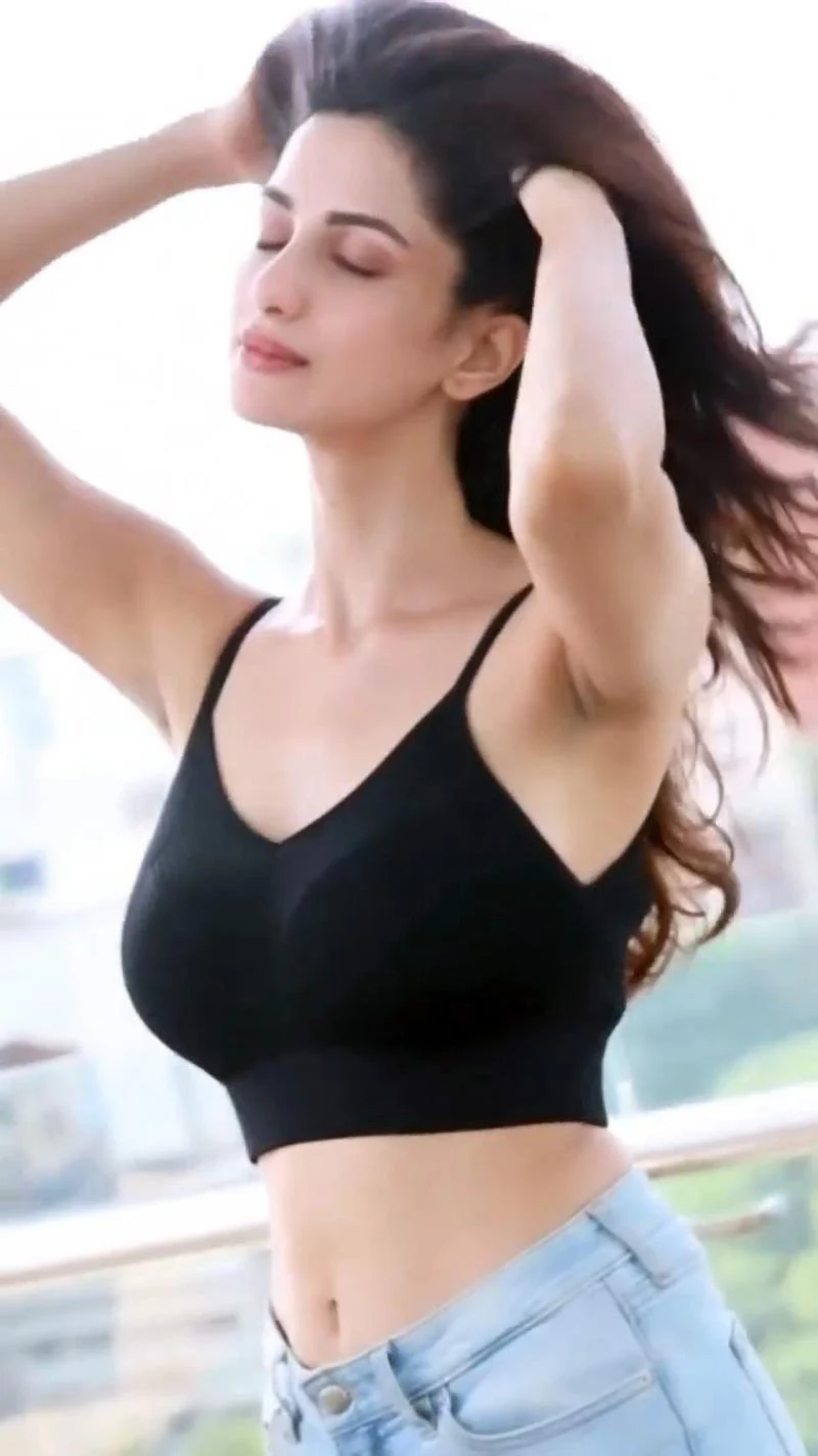 Diksha Singh bra hot indian model