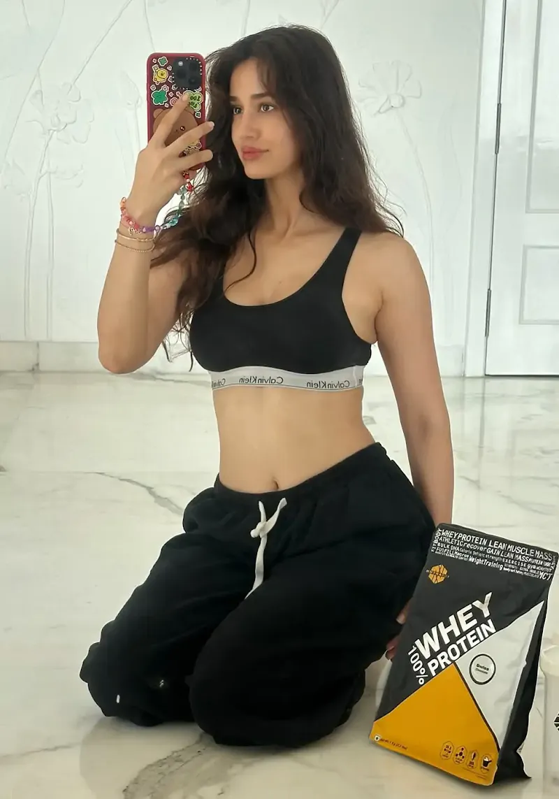 disha patani calvin klein bra selfie