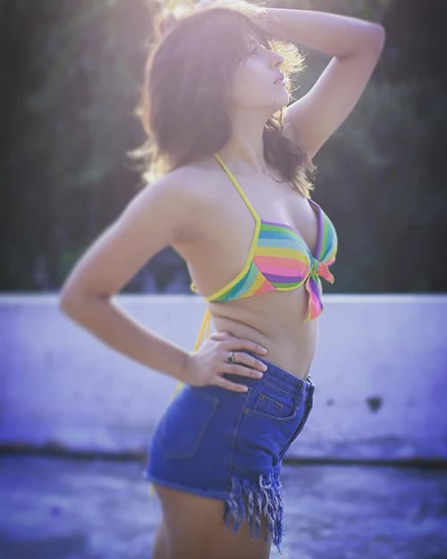 divina thackur bikini hot actress veeram