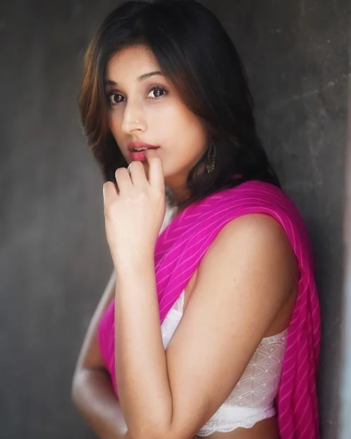 divina thackur hot actress