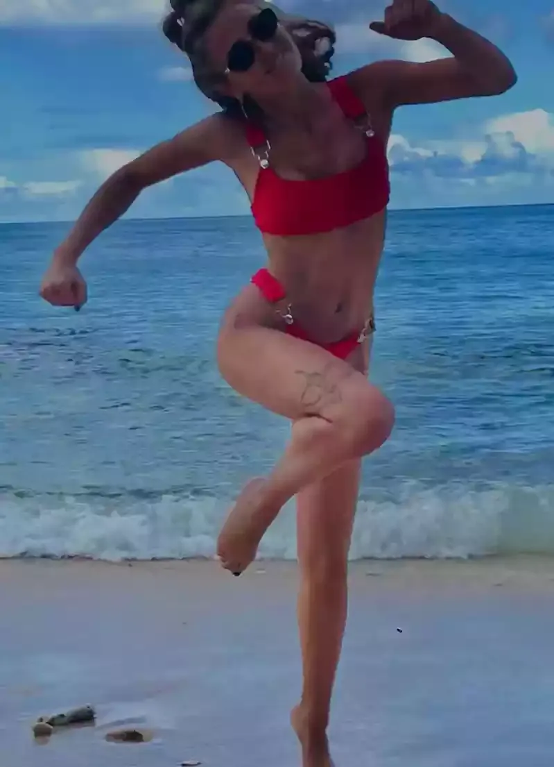 ella purnell in bikini fallout actress