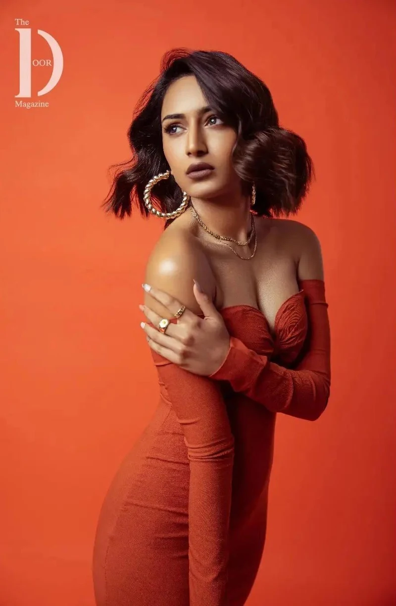 Erica Fernandes stylish hot indian tv actress