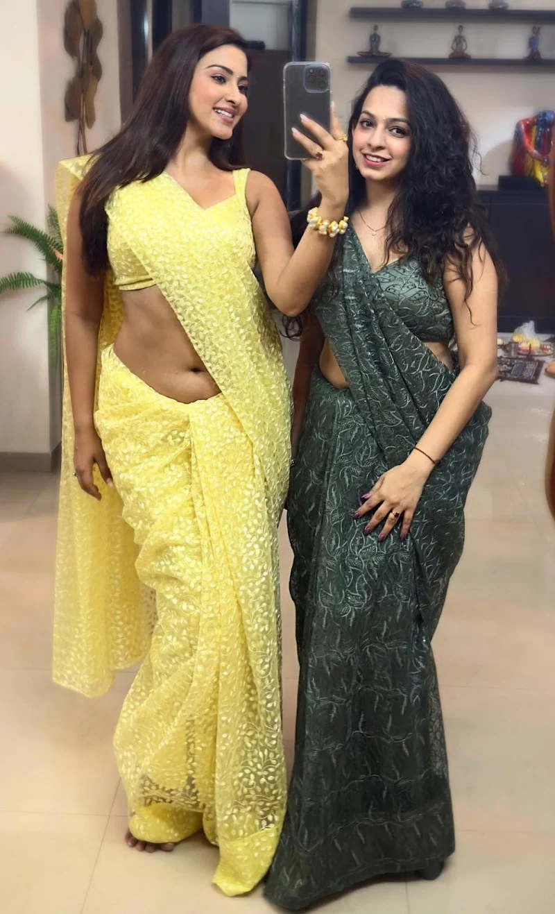 Esshanya Maheshwari navel yellow saree diwali photos