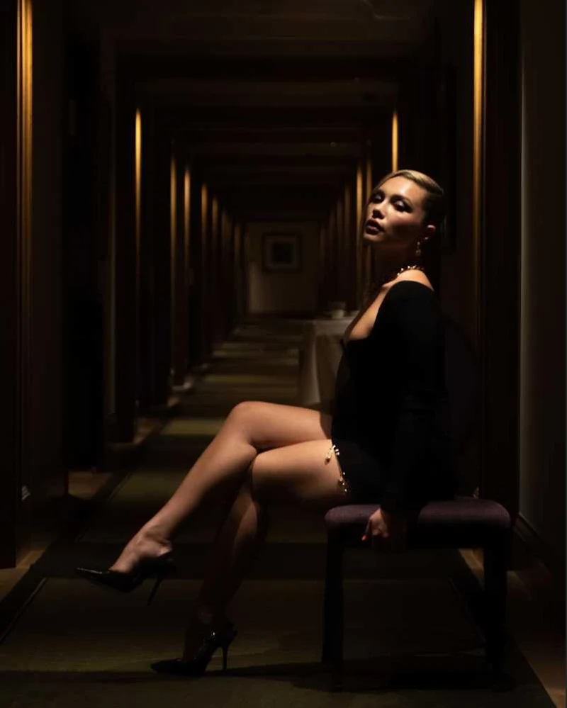 Florence Pugh sexy legs hot Hollywood actress