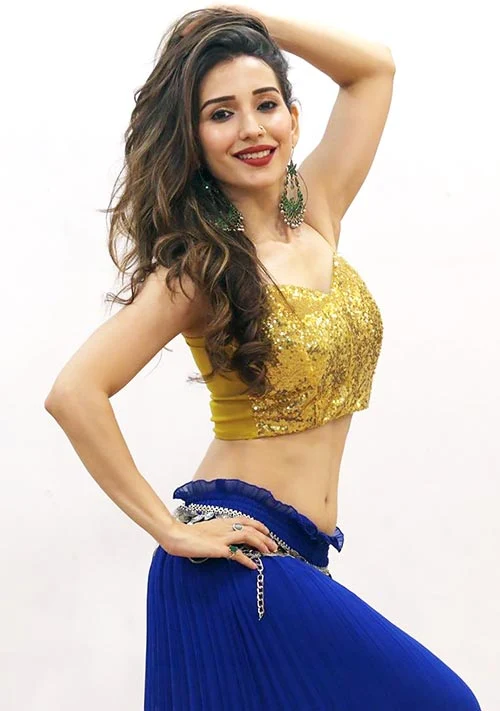 Heli Daruwala hot photos