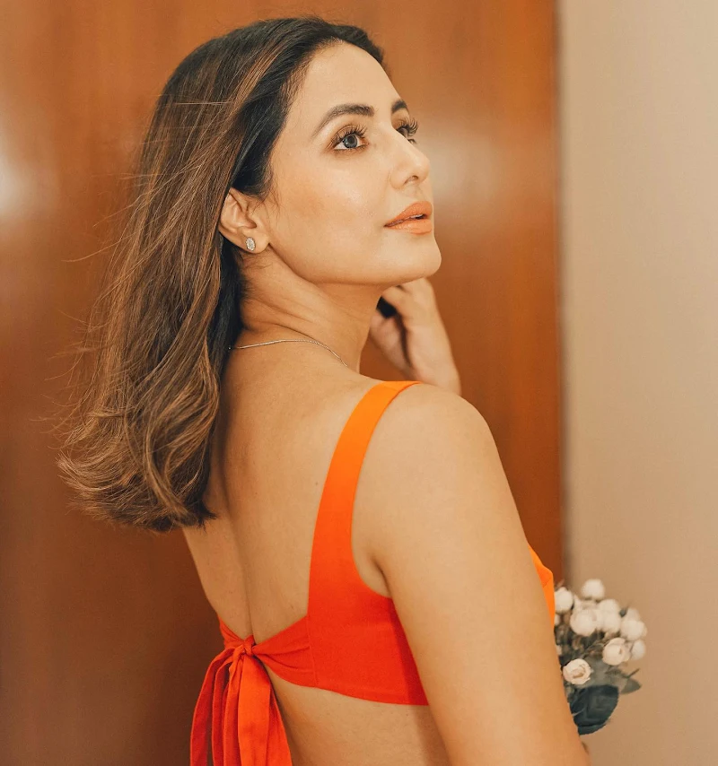 Hina Khan backless orange dress hot tv actress