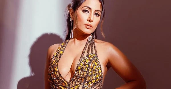 Hina Khan cleavage legs high slit dress filmfare