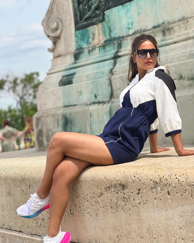 Hina Khan sexy legs hot actress