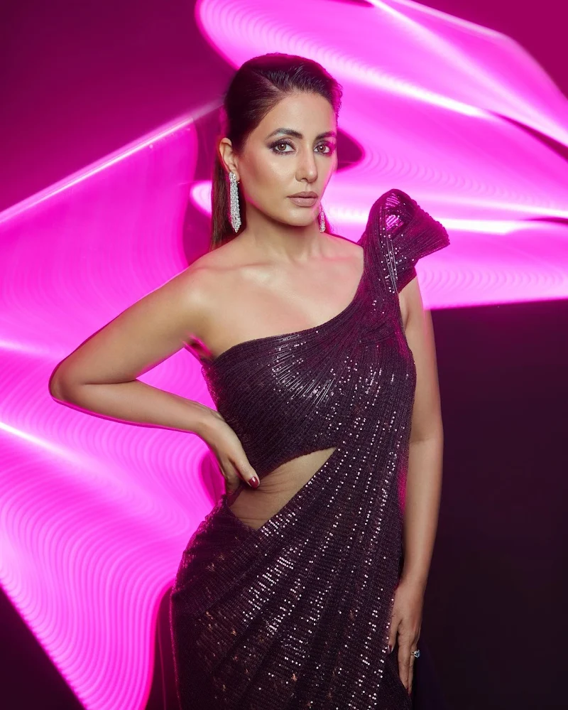 hina khan shimmery dress stylish hot actress