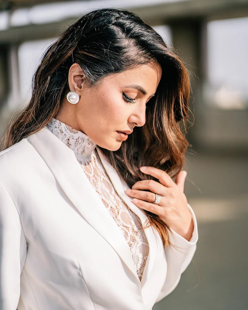 hina khan white pantsuit hot actress