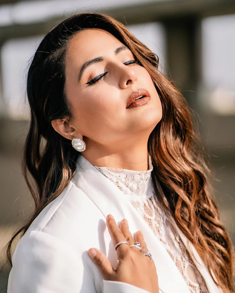 hina khan white pantsuit hot actress