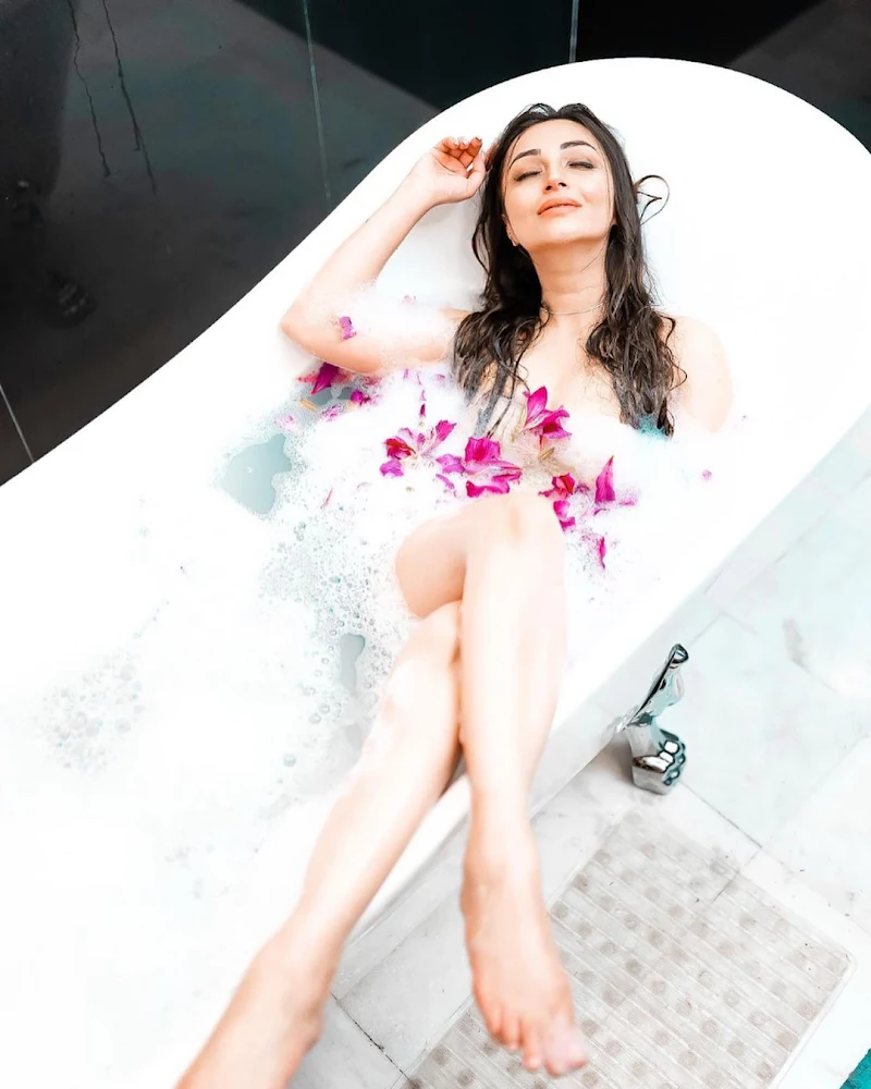 Iira Soni naked bathtub tv actress photoshoot