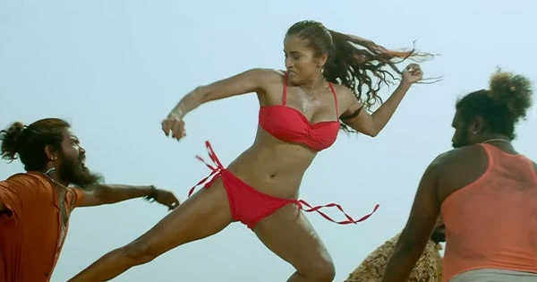 Indian actress fight scene in a bikini – watch video.