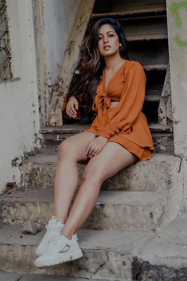 Ishita Dutta sexy legs hot actress