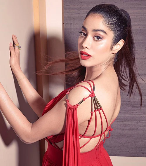 janhvi kapoor sexy back backless dress