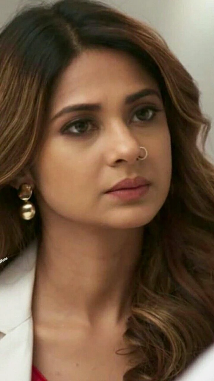 jennifer winget nose ring indian tv actress