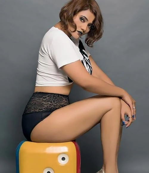 Jinnie Jaaz hot ullu charmsukh jaane anjaane actress