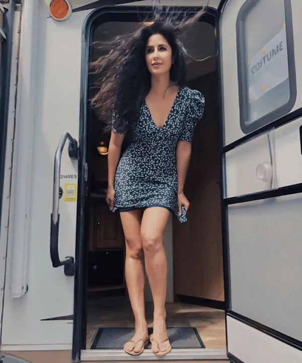 katrina kaif short dress sexy legs