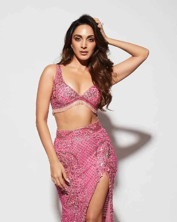 kiara advani cleavage tiny top skirt bollywood hot