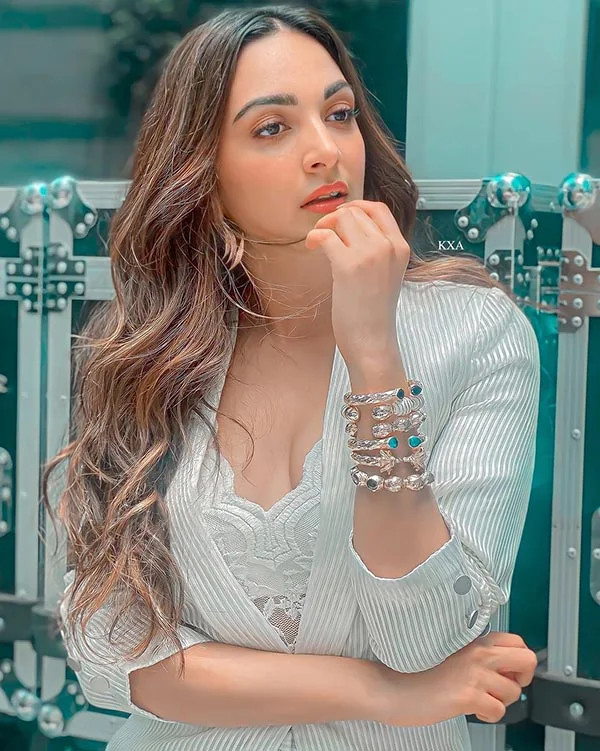 Kiara Advani hot actress