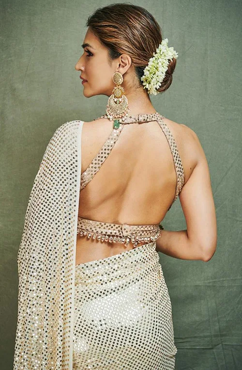 Kriti Sanon backless saree sexy back bollywood actress