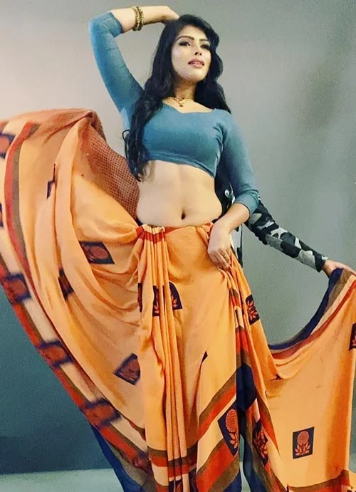 Mahima Gupta navel hot photos gandii baat actress