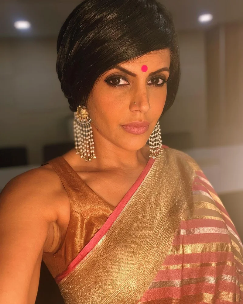 mandira bedi 50 plus hot beautiful bollywood actress