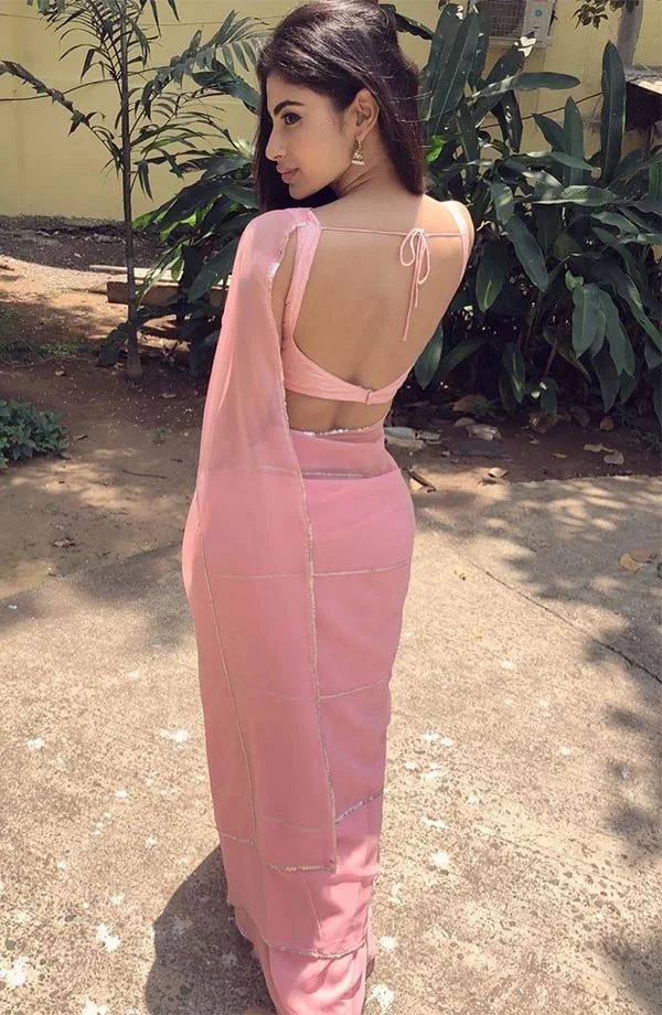 Mouni Roy backless saree hot bollywood actress