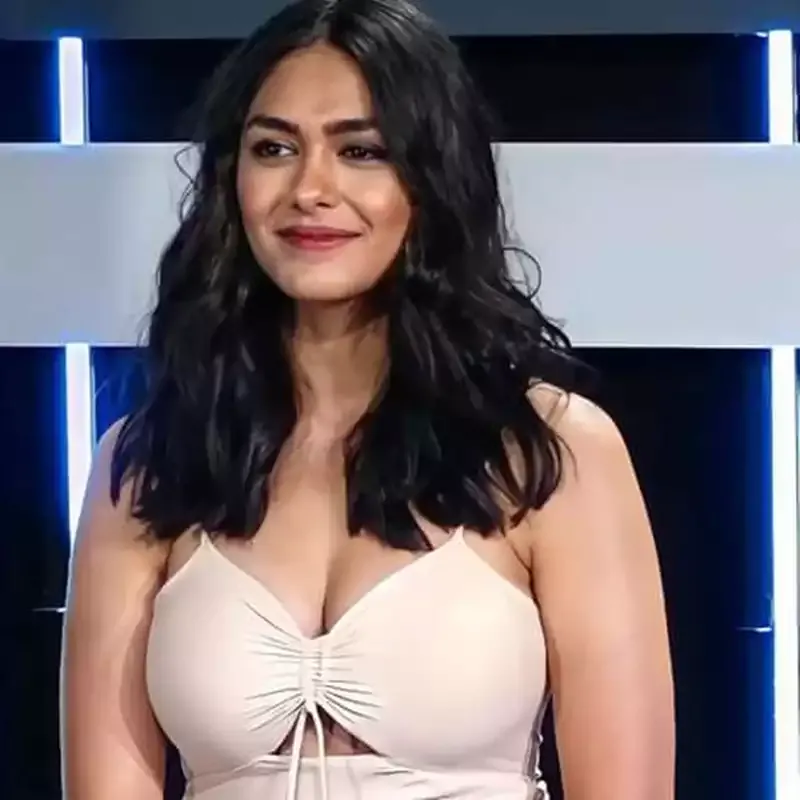 mrunal thakur cleavage hot indian actress