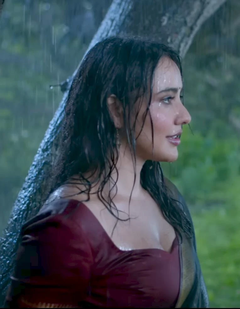 Neha Sharma wet saree Indian actress