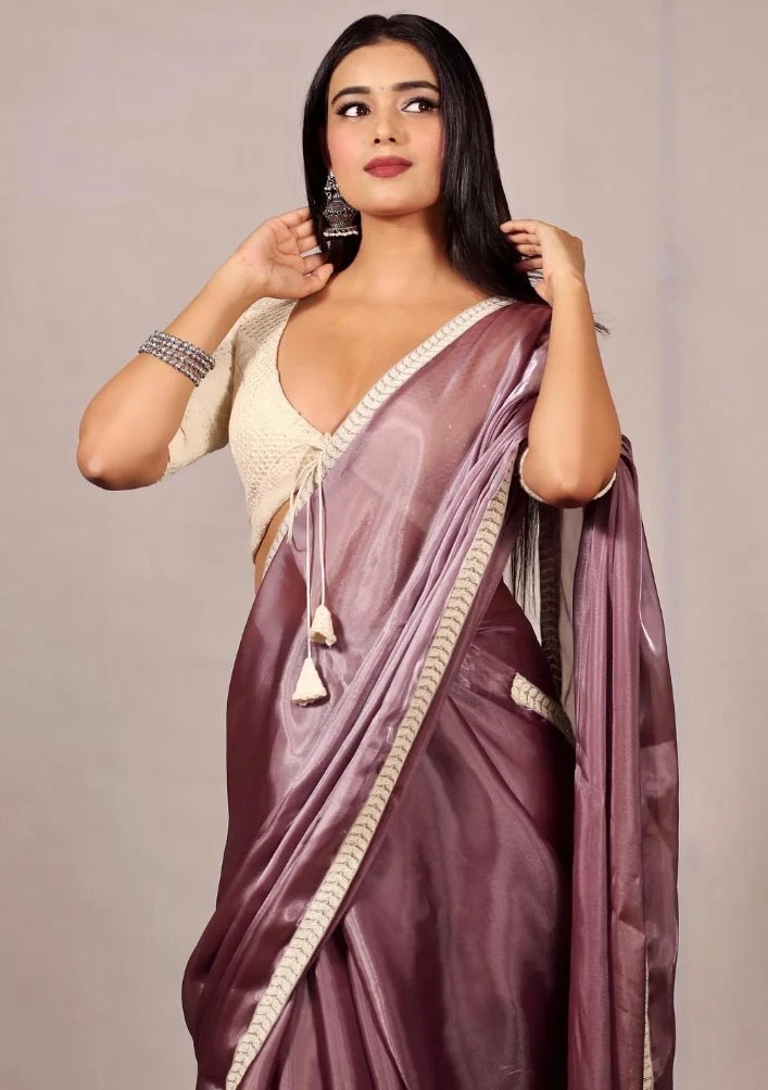 Neha Solanki cleavage saree hot actress titli