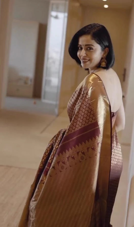 nehha pendse backless saree actress may i come in madam