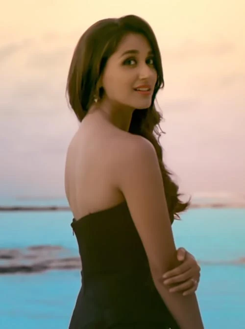 Nikita Dutta hot actress dybbuk kabir singh