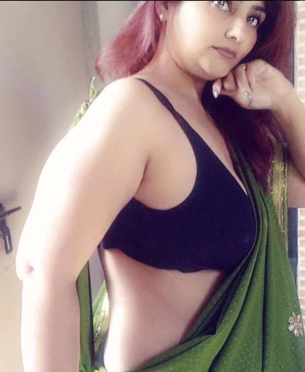 Pihu Jaiswal hot web series pooja sinha saree