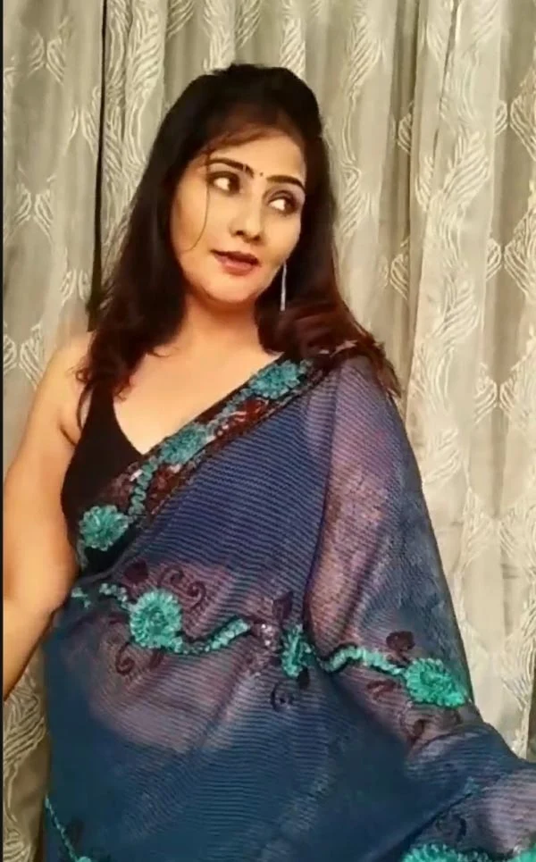 Pihu Jaiswal hot web series pooja sinha saree