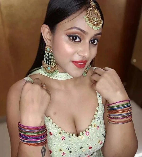 Pihu Kanojia hot actress web series ullu tawa garam bidaai