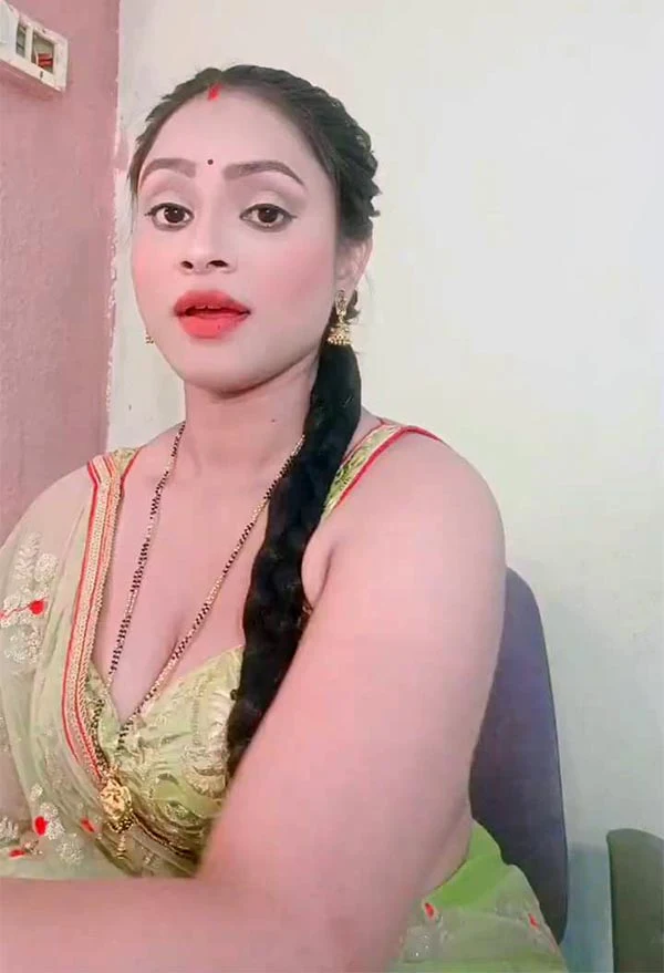 Pihu Kanojia actress ullu charmsukh tawa garam bidaai