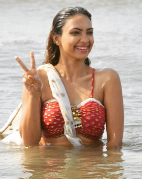 pooja banerjee hot indian tv actress roadies