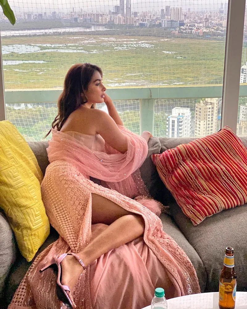 Pooja Hegde sexy legs thigh high slit dress