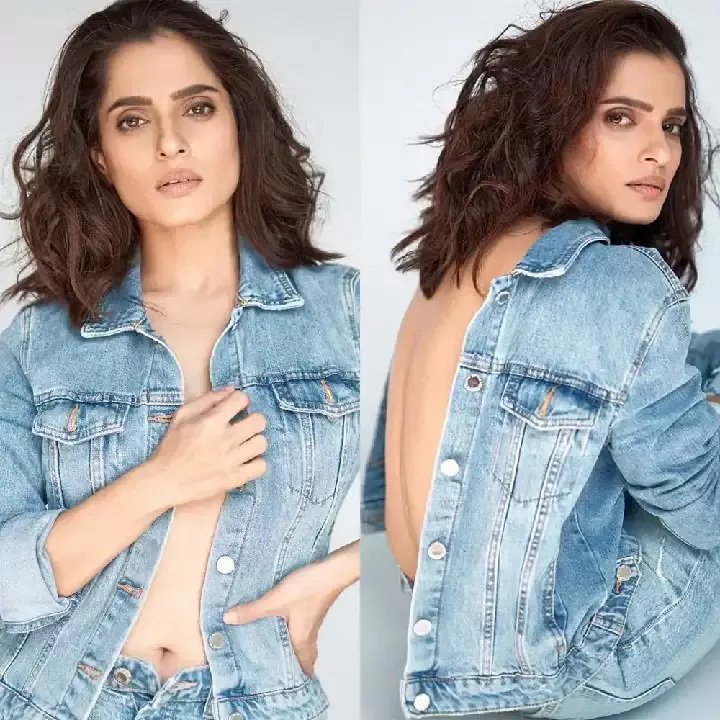 priya bapat braless marathi indian actress