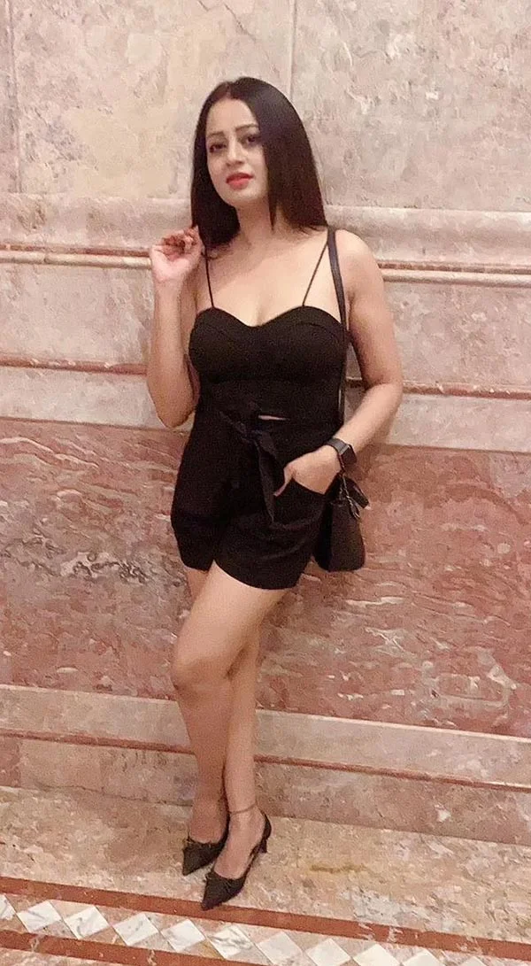 Priya Shinde sexy legs hot actress