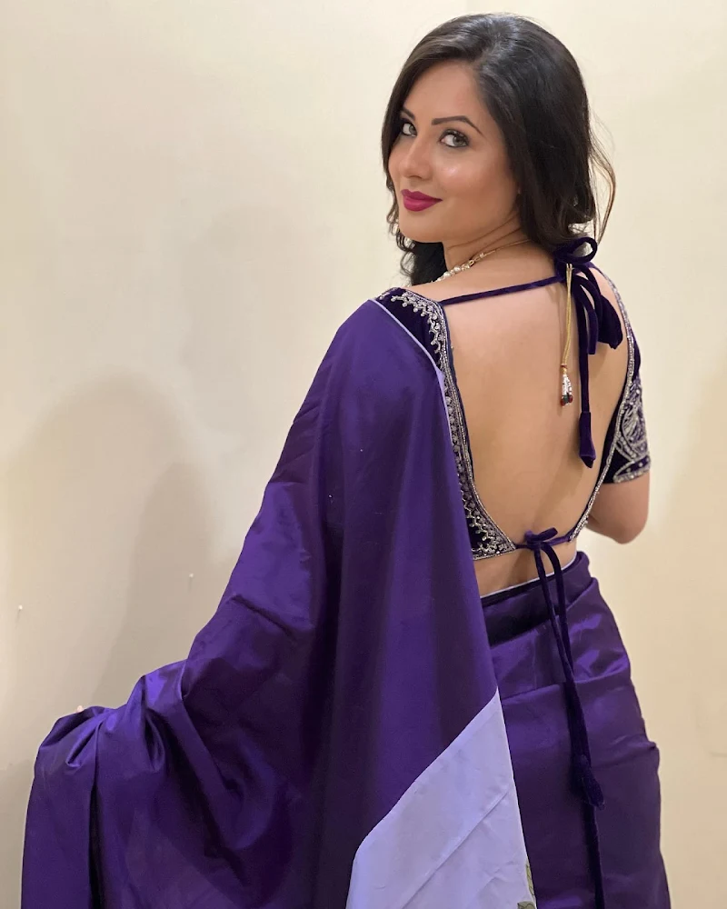 puja banerjee backless blue saree hot tv bengali actress