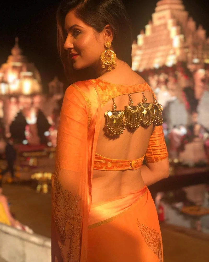 puja banerjee backless saree hot tv bengali actress